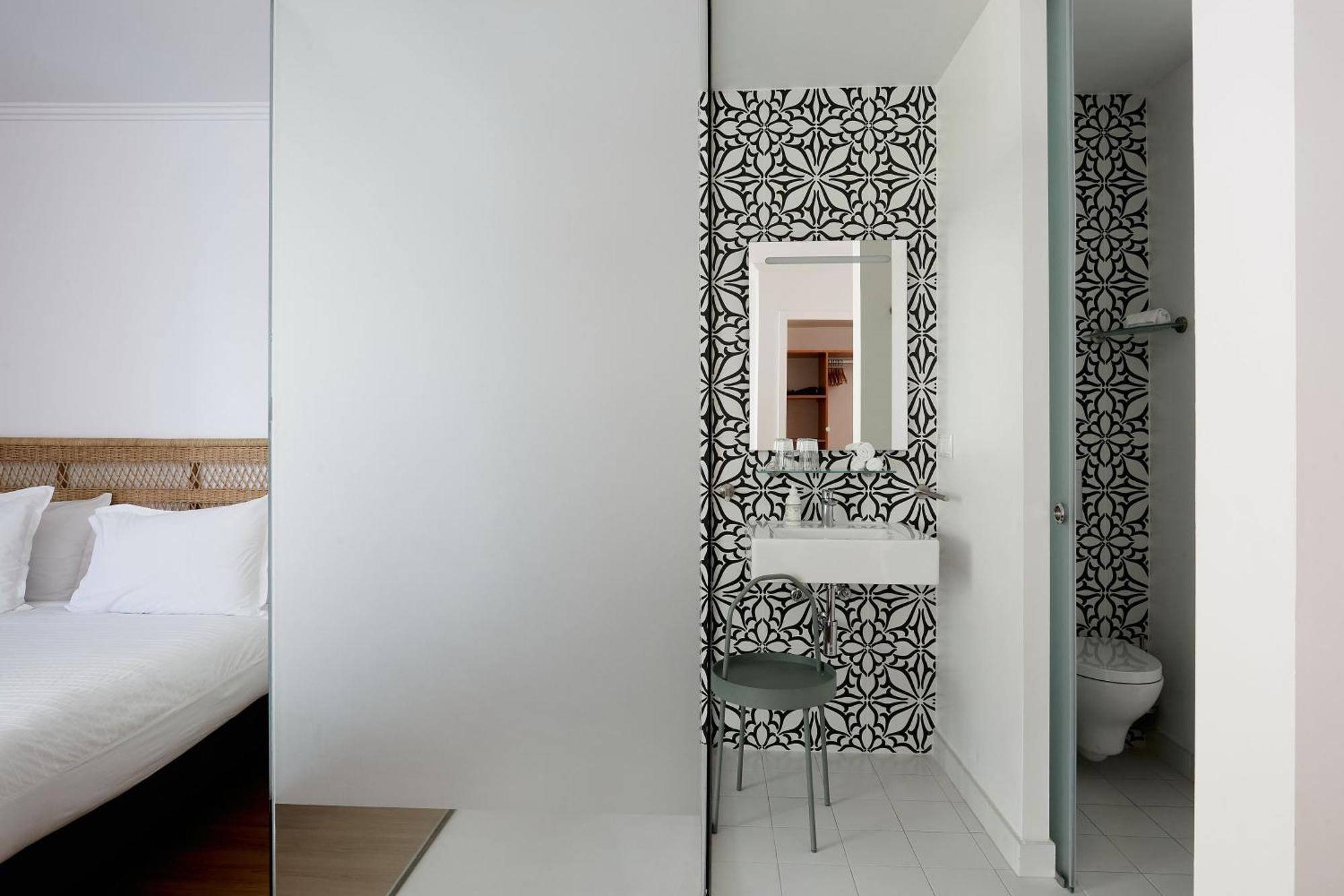 Chambre Lit King-Size - Vue sur Piscine