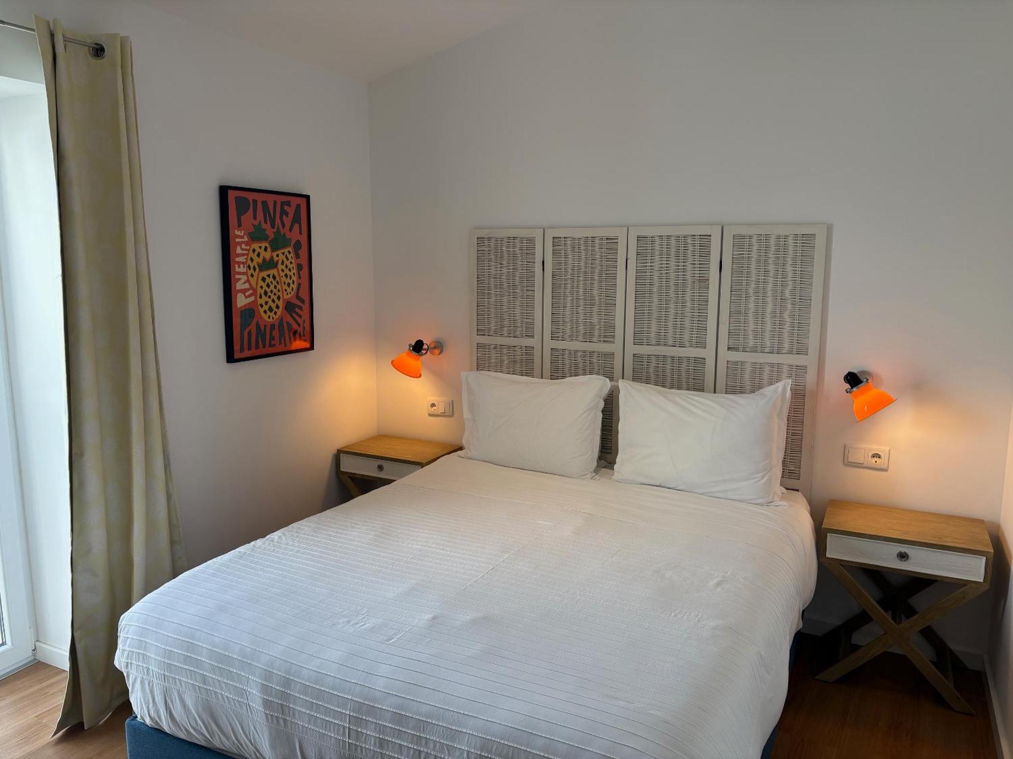 Suite Lit Queen-Size - Vue sur Piscine